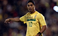 B体育 (中国)官方网站-APP_B Sports-成人礼球衣收藏家亚马尔18岁生日更换10号球衣并续约新合同，开启职业生涯新篇章